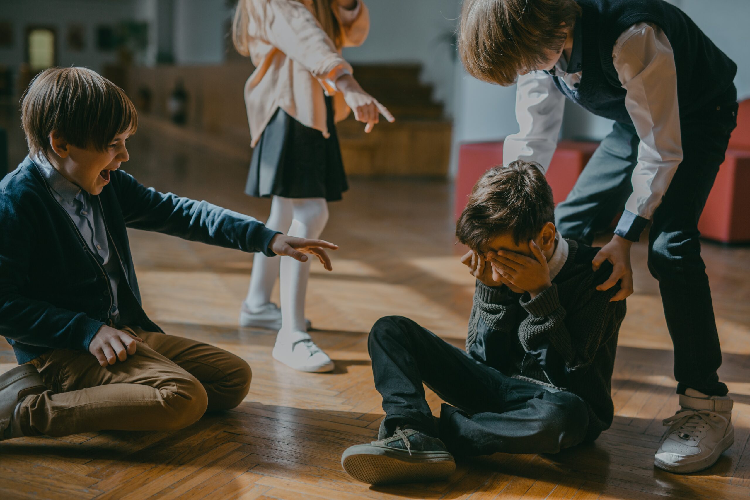 Pression des pairs : Comment aider nos adolescents à faire des choix sains ?